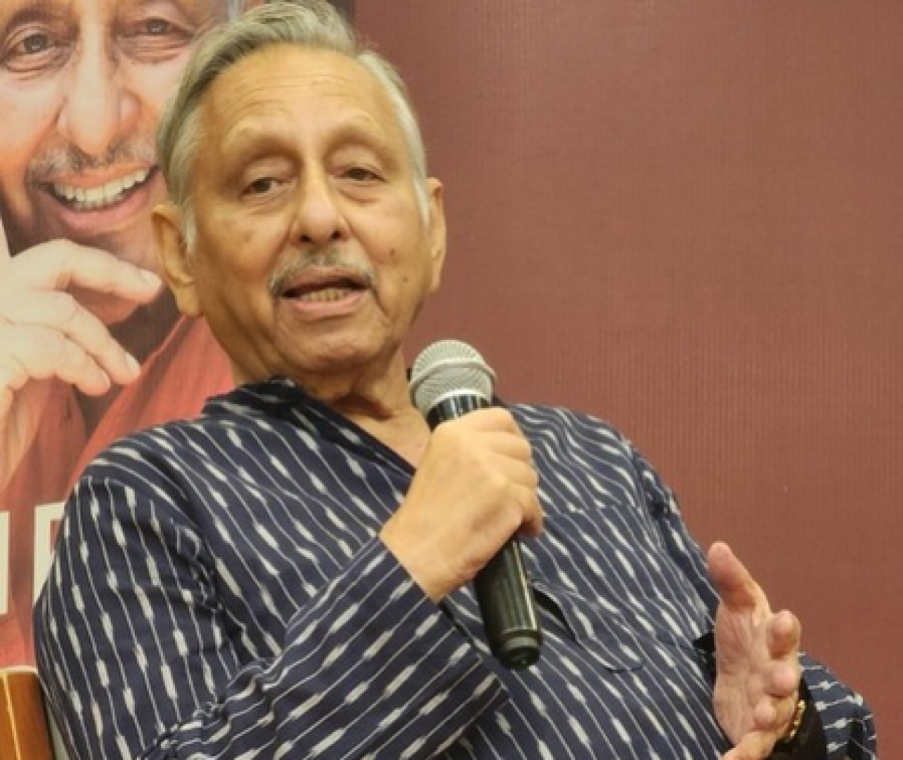 Congress Distances Itself from Aiyars Remarks on Kerala CM Congress Distances Itself from Aiyars Remarks on Kerala CM