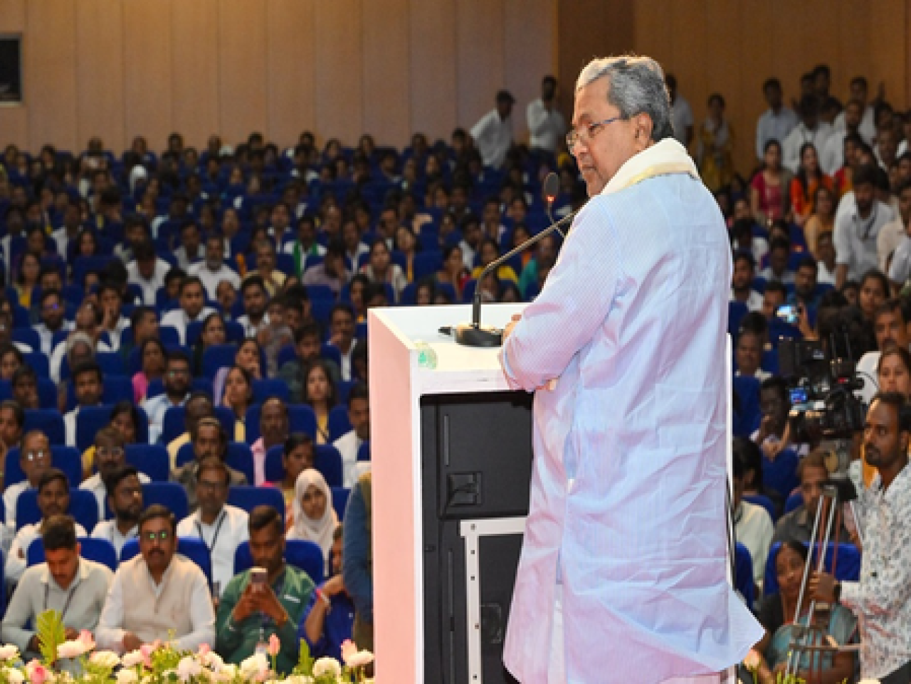 Siddaramaiah Urges Health Workers to Serve Humanity Above Caste and Religion Siddaramaiah Urges Health Workers to Serve Humanity Above Caste and Religion