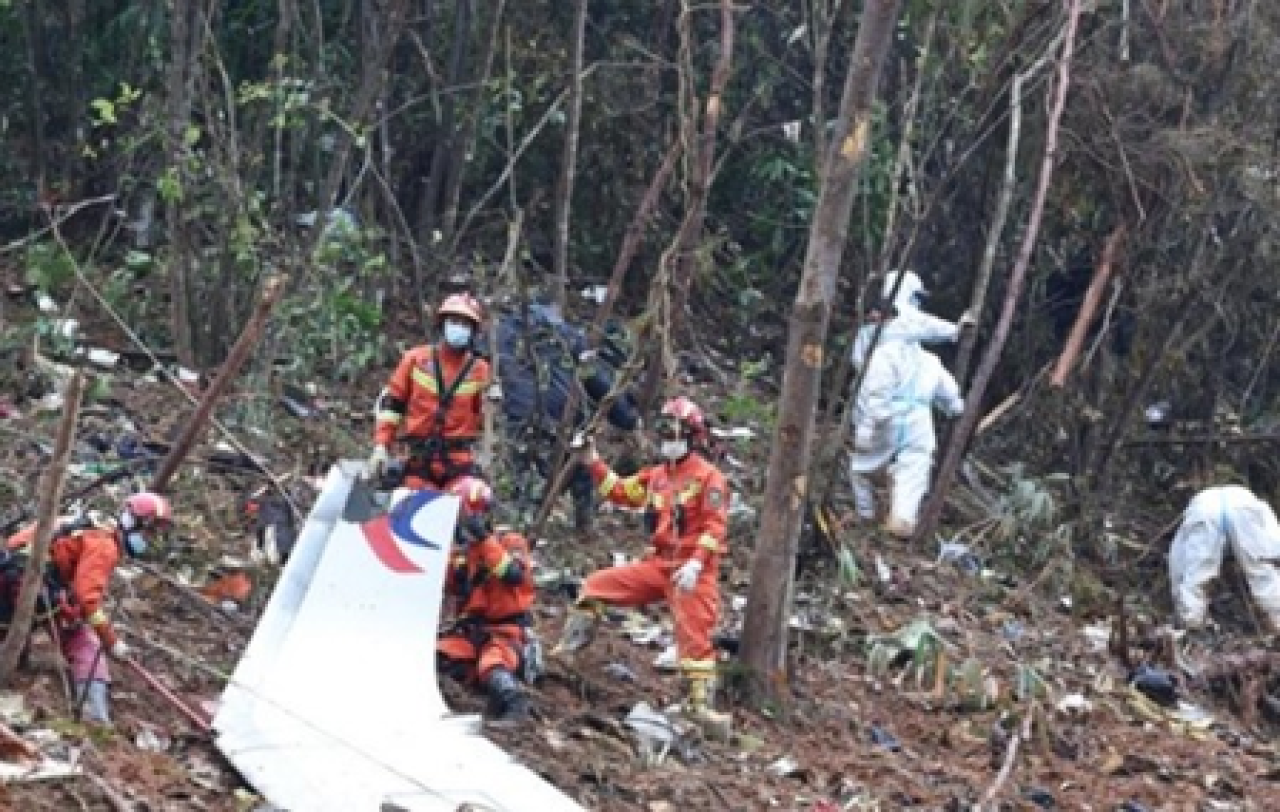 Tragic Plane Crashes Claim Lives in Colorado and North Carolina Tragic Plane Crashes Claim Lives in Colorado and North Carolina